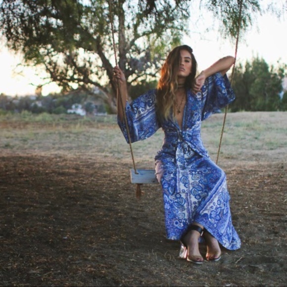 Tularosa Dresses & Skirts - Tularosa Rosella Kimono Maxi Dress Size M